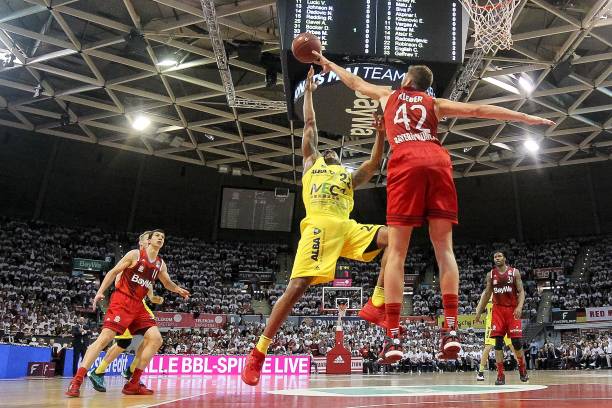 球迷中引发 球迷中引发