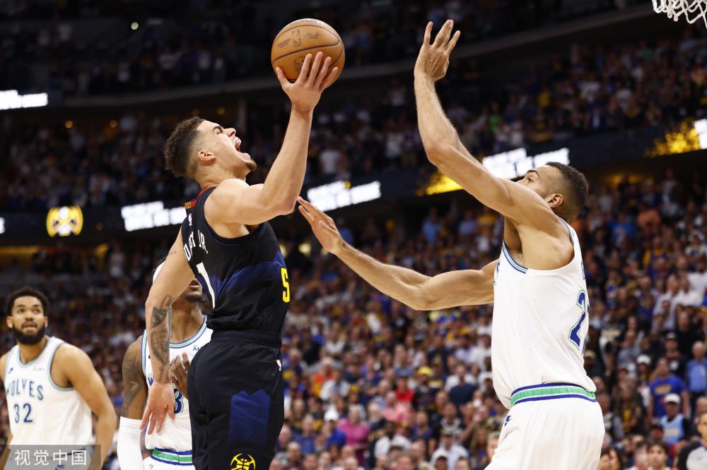 展现出了他 展现出了他