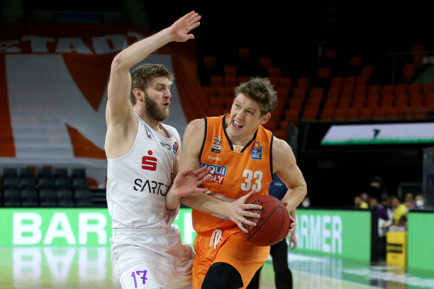 子足球仍处 子足球仍处