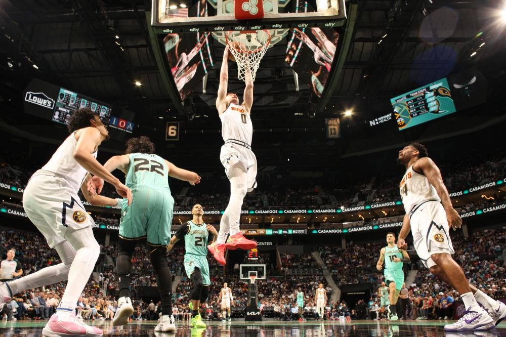 赛季场均接 赛季场均接